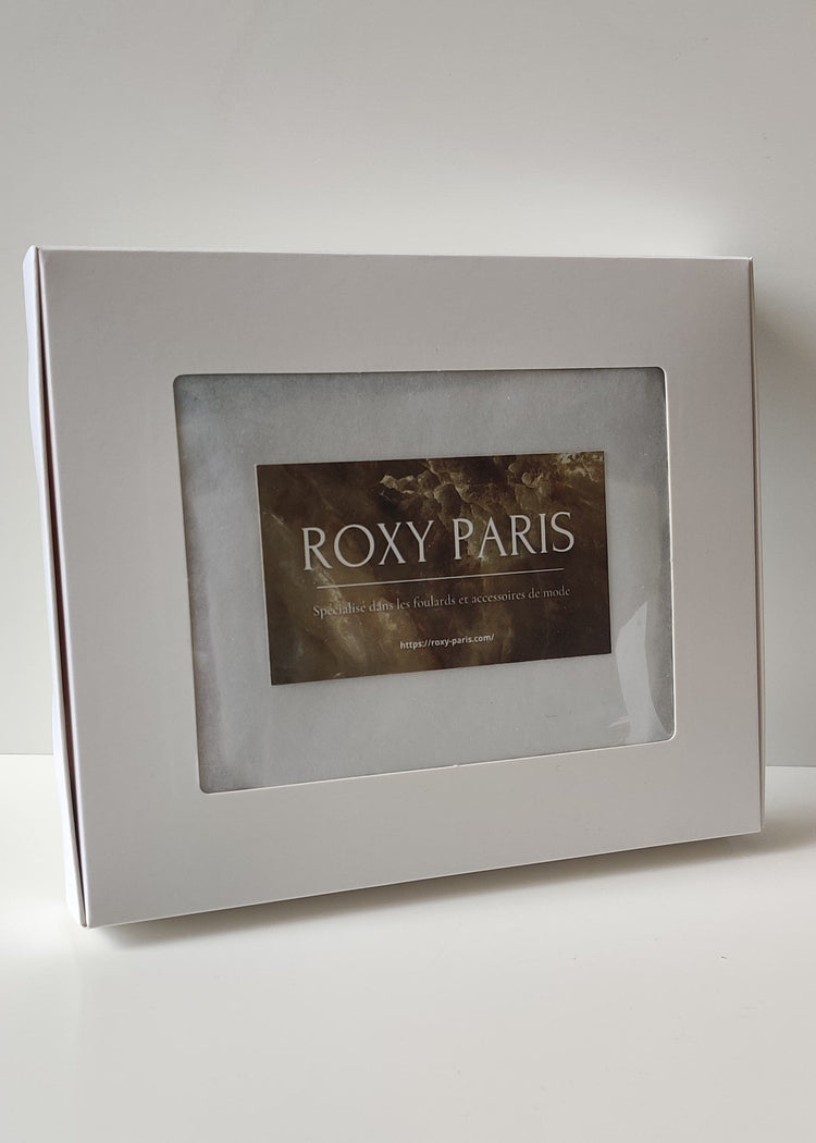 Packaging foulards | Foulard femme tendance de qualité supérieure | 100% Effet Soie | Roxy Paris | roxy-paris.com