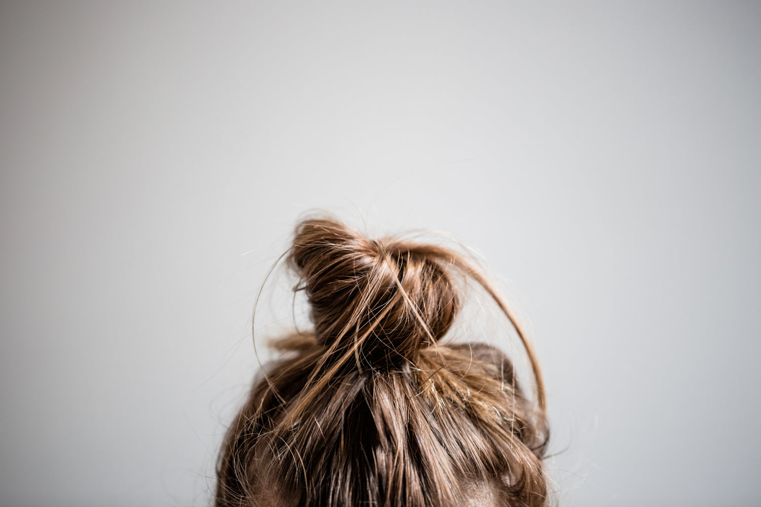 Pinces à cheveux 5 raisons d'adopter nos pinces à cheveux au plus vite | Fleurs de coton | biodégradable et hypoallergénique | Acétate de cellulose | Roxy Paris | roxy-paris.com