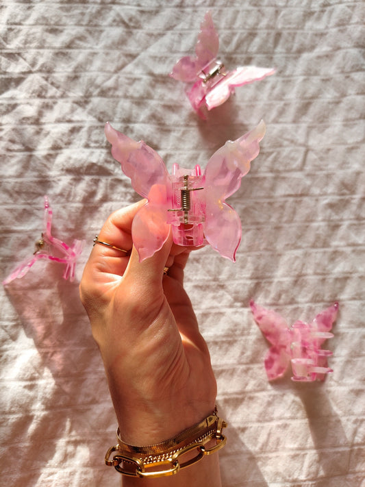 Azalée | Pince papillon femme tendance de qualité supérieure | Acétate de cellulose faite à base de fleurs de coton | Biodégradable et hypoallergénique | Résistante | Rose et transparente | Roxy Paris | roxy-paris.com